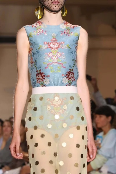 Look 26